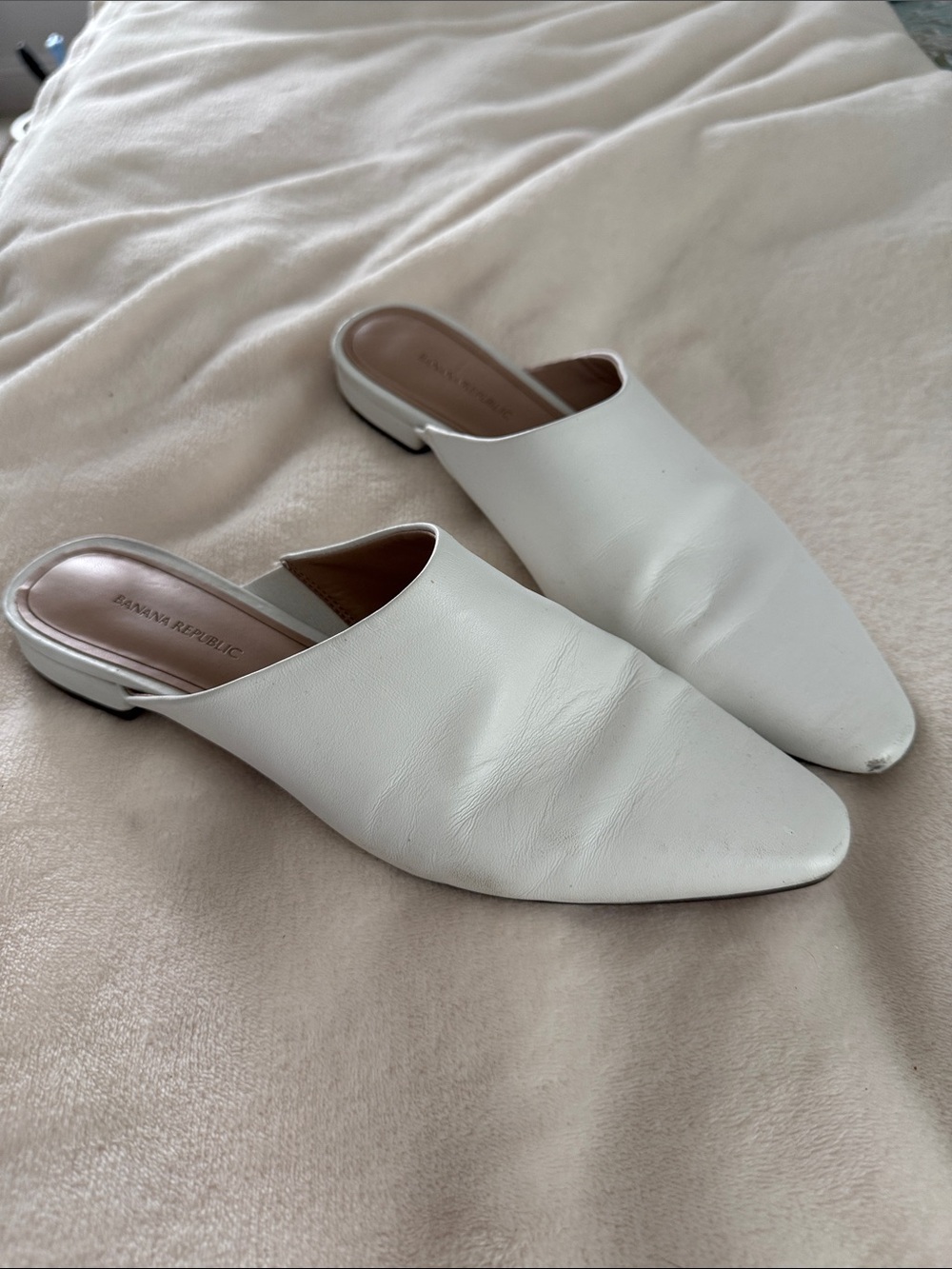 Banana Republic White Leather Pointed Toe Mules